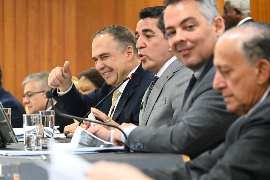 mabel-aponta-reequilibrio-nas-contas-e-avancos-na-educacao-e-saude