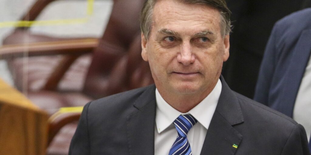 exercito-entrega-armas-de-bolsonaro-a-pf-e-informa-falta-de-duas