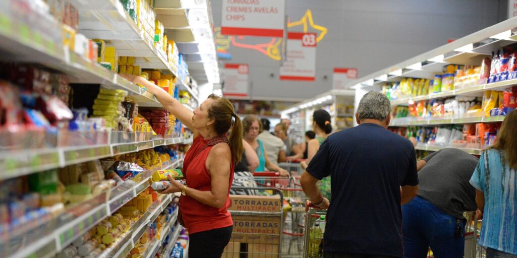 cesta-basica-fica-mais-cara-em-17-capitais-brasileiras-em-junho