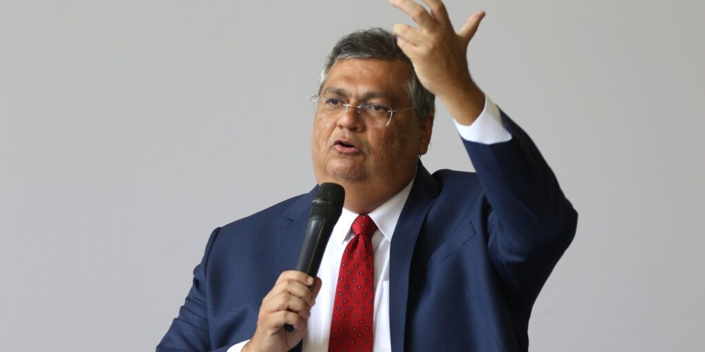 dino-bloqueia-r$-119-milhoes-de-valdemar-por-suspeitas-em-emendas