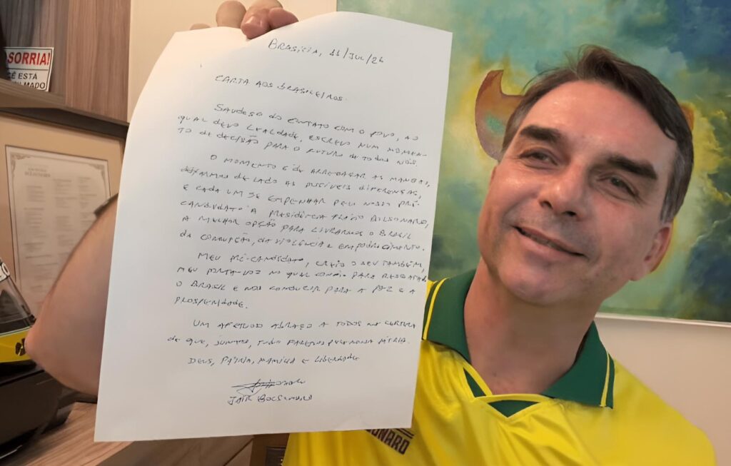moraes-proibe-flavio-de-visitar-bolsonaro-e-exige-explicacao-sobre-carta