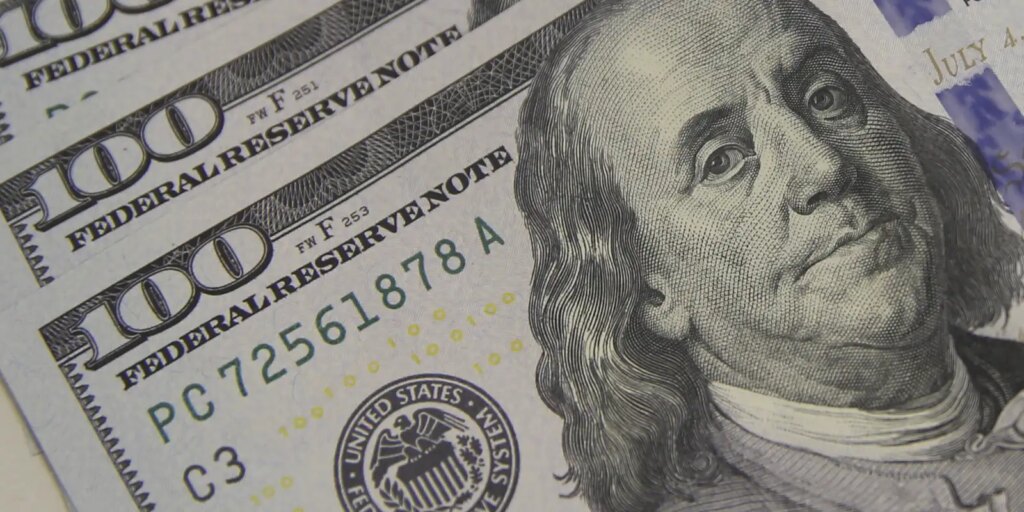 dolar-encosta-em-r$-5,10-com-tarifaco-e-tensao-global