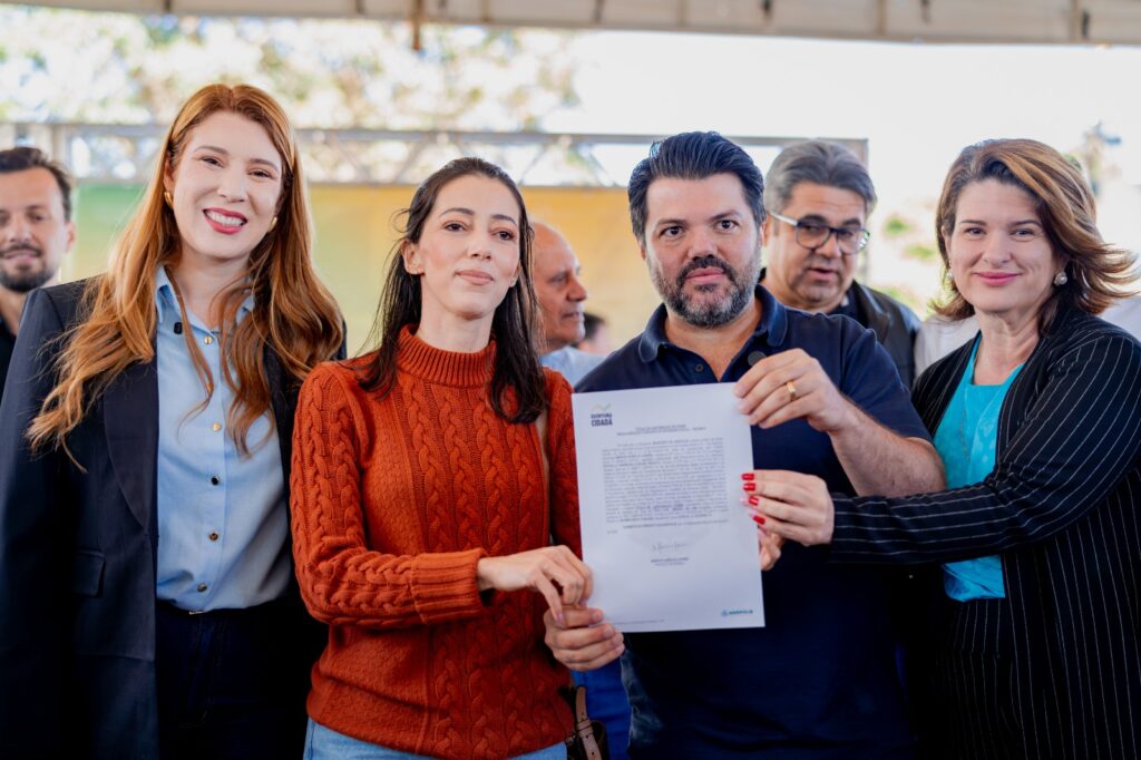 regularizacao-fundiaria-avanca-em-anapolis-com-entrega-de-400-escrituras