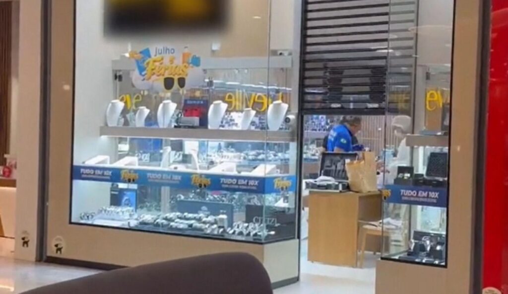 policia-investiga-furto-de-joias-avaliadas-em-r$-400-mil-em-shopping-de-goiania