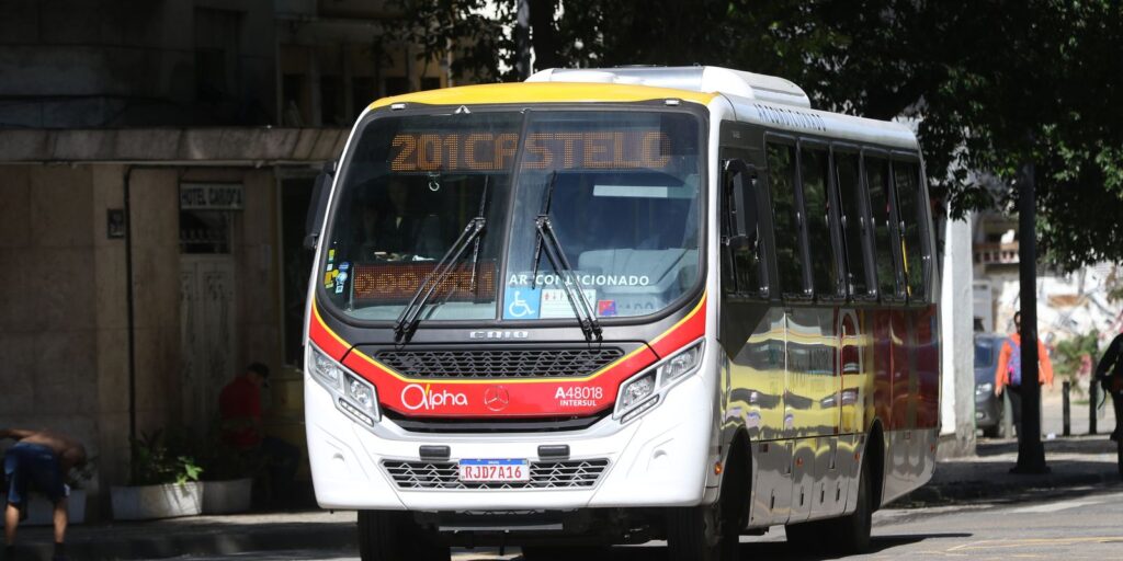 quinta-reuniao-entre-rodoviarios-e-patroes-termina-sem-acordo-no-rio