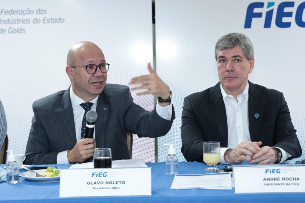 industria-brasileira,-inovacao-e-comercio-exterior-pautam-reuniao-entre-fieg-e-abdi
