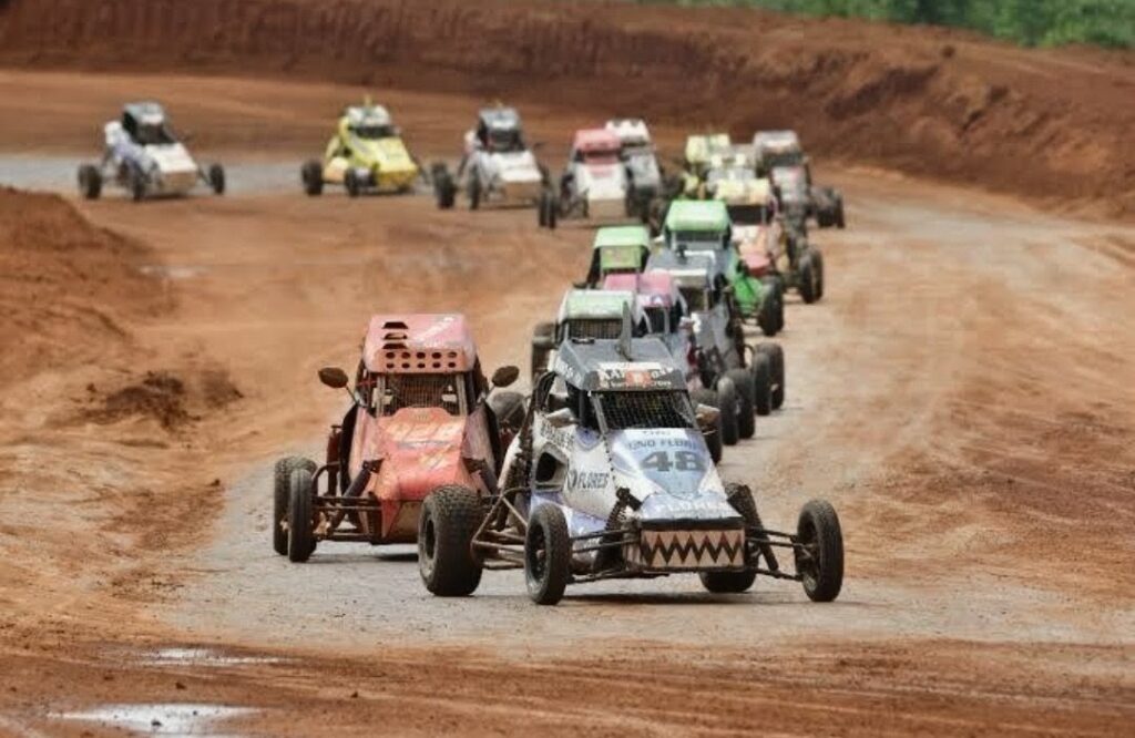 rio-verde-reune-mais-de-115-pilotos-em-disputa-nacional-de-autocross-e-kartcross