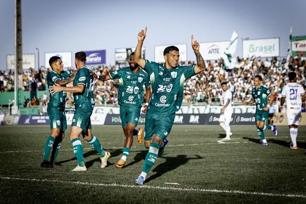 rio-verde-bate-o-goianesia-por-3-a-0-e-amplia-vantagem-na-lideranca