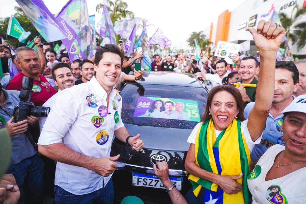 com-mais-de-mil-veiculos,-daniel-vilela-mostra-forca-eleitoral-em-aparecida
