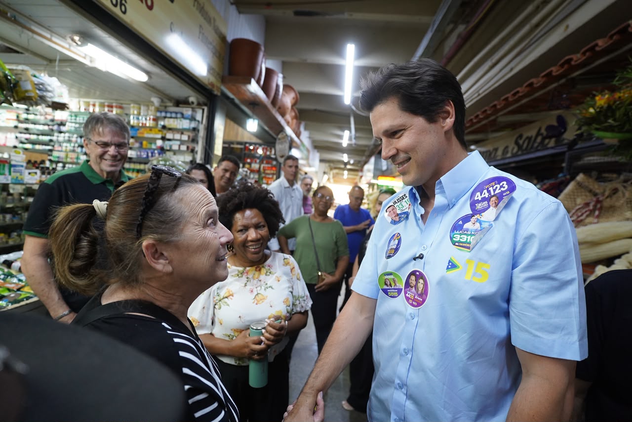 daniel-vilela-leva-campanha-ao-centro-de-goiania-com-foco-no-comercio-local