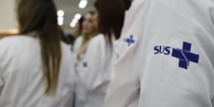 saude-estende-atuacao-de-676-medicos-especialistas-no-sus