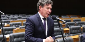hugo-motta-indica-presidente-da-comissao-da-mp-da-taxa-das-blusinhas