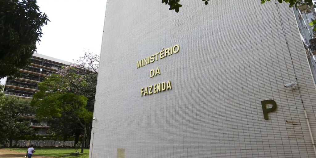governo-central-tem-superavit-de-r$-10,8-bilhoes-em-julho