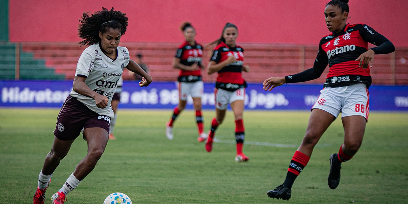 brasileirao-feminino:-flamengo-vence-ferroviara-nas-quartas-por-1-a-0