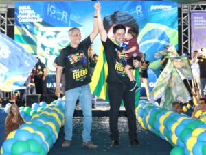ao-lado-de-gayer,-igor-franco-oficializa-candidatura-a-deputado-federal