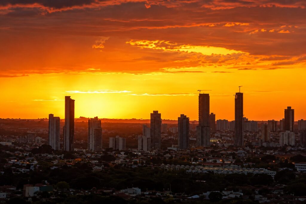calor-chega-a-37°c-no-sudoeste-de-goias,-com-previsao-de-temporais