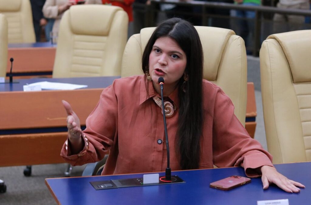 camara-pede-afastamento-de-desembargador-que-cassou-aava-santiago