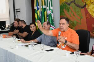 mabel-reune-vereadores-para-debater-decisao-sobre-a-taxa-do-lixo
