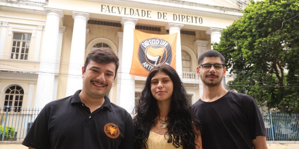 ato-de-estudantes-da-uff-deu-pontape-em-mobilizacao-por-virada-de-lula