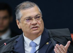 dino-suspende-multa-de-r$-1-milhao-por-dia-contra-professores-do-df