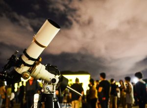 alinhamento-com-a-lua-torna-estrelas-spica-e-antares-mais-visiveis