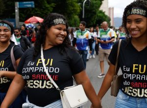 jovens-e-mulheres-puxam-aumento-de-evangelicos-no-pais,-revela-ibge