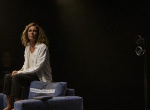 andrea-beltrao-estrela-peca-que-mergulha-na-vida-de-mercia-albuquerque