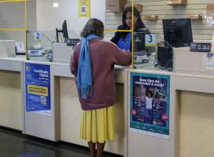 mais-de-488-mil-aposentados-foram-aos-correios-contestar-descontos