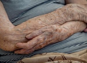 hoje-e-dia-destaca-o-respeito-aos-idosos,-orgulho-autista-e-refugiados