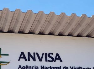 anvisa-suspende-vendas-de-azeite,-molho-e-polpa-de-fruta