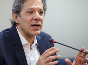 haddad:-perda-de-receita-com-decisao-de-moraes-sobre-iof-e-limitada
