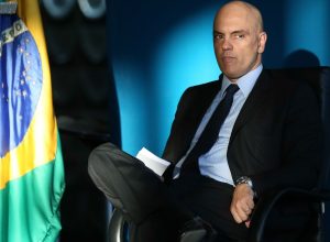 bolsonaro-fez-flagrante-confissao-de-obstrucao-de-justica,-diz-moraes