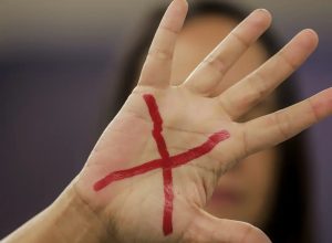 mortes-intencionais-caem-5,4%-no-pais-em-2024;-feminicidios-sobem-19%