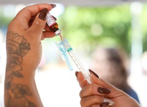 saude-abre-consulta-sobre-inclusao-da-vacina-meningo-b-no-sus