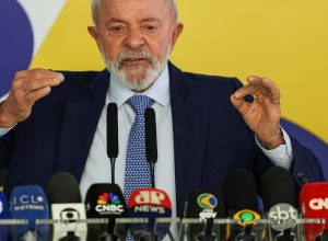 queda-nas-pesquisas-sera-revertida-com-as-entregas,-diz-lula
