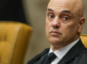 “nao-ha-chance-de-recuar-um-milimetro”,-diz-moraes-ao-washington-post