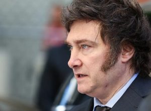 pf-encontra-no-celular-de-bolsonaro-pedido-de-asilo-a-milei