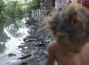 de-cada-10-residencias-no-pais,-3-nao-tem-esgoto-ligado-a-rede-geral