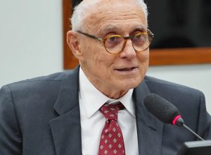 suplicy-passa-mal-e-e-internado-em-marica