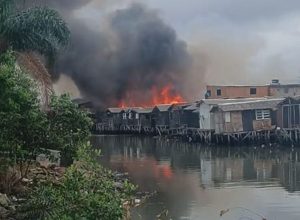 incendio-volta-a-atingir-comunidade-em-santos-e-deixa-feridos