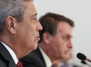 apos-quebrar-dente,-braga-netto-pede-autorizacao-para-fazer-exames