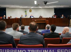 ao-vivo:-stf-retoma-julgamento-de-bolsonaro;-dino-e-o-segundo-a-votar 