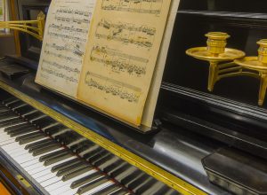 em-tiradentes,-mg,-festival-artes-vertentes-reune-musica-e-arte