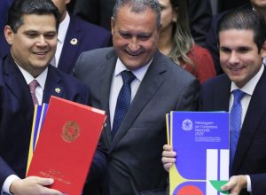 “brasil-esta-menos-pobre-e-com-mais-renda”,-diz-lula-ao-congresso