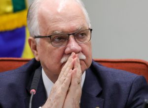 filha-de-fachin-e-alvo-de-agressoes-em-universidade-em-curitiba