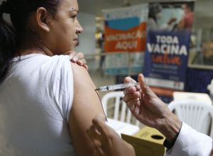 vacina-da-covid-tambem-protege-contra-complicacoes-cardiacas-da-doenca