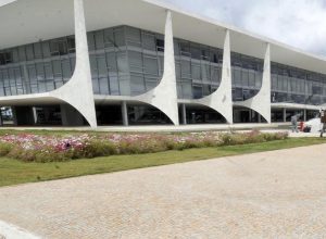 lula-elogia-plebiscito-sobre-taxacao-de-ricos-e-contra-escala-6×1