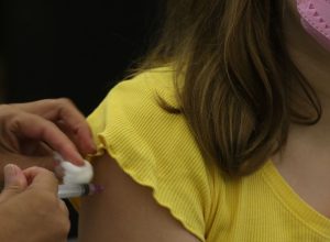 volta-as-aulas:-especialistas-reforcam-importancia-da-vacinacao