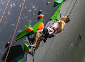 eduardo-schaus-leva-bronze-na-copa-do-mundo-de-paraescalada-na-franca