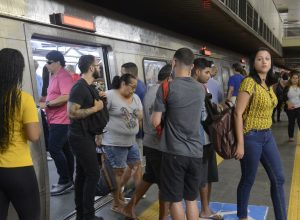 metro-do-rio-resolve-problema-de-sinalizacao-e-trens-voltam-a-operar